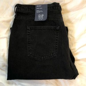 Gap mom jean 18T NWT
